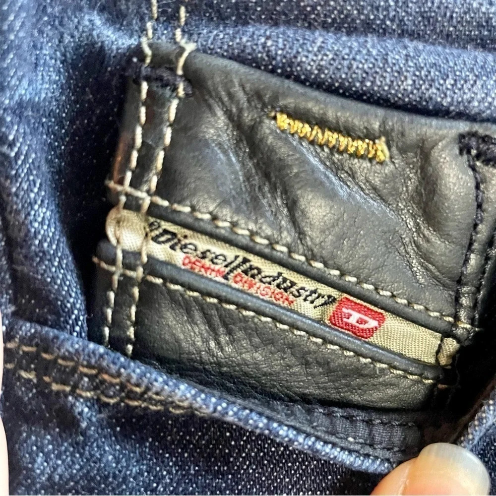 Diesel Jeans, 24 - Picture 5 of 9